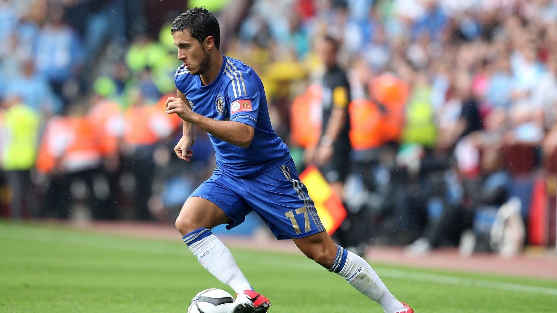 字母哥重返赛场，战术调整首场状态出色，掘金观众沸腾！上演精彩一战